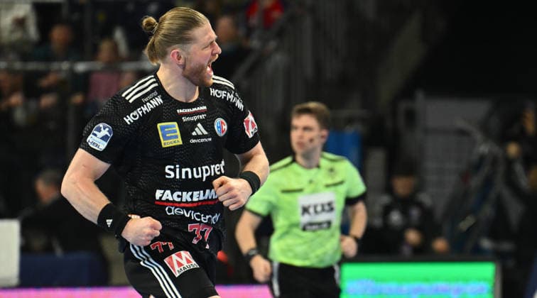 21 02 20265 Handball 1 Bundesliga DAIKIN HBL Season 2025 2026 22 Matchday HC Erlangen Metropolregion Nuremberg HCE SG Flensburg Handewitt xwoxzix Maciej Gebala 77, HC Erlangen HCE Goal celebrations Cheers of joy