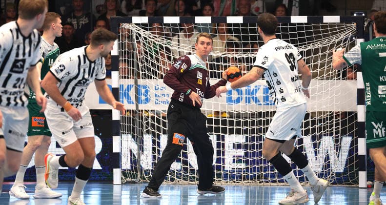 21 02 2026, Germany, Göppingen, Handball DAIKIN HBL, FRISCH AUF Göppingen vs THW Kiel, Kristian Saeveras FAG