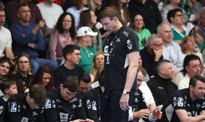 21 02 2026, Germany, Göppingen, Handball DAIKIN HBL, FRISCH AUF Göppingen vs THW Kiel, THW coach Filip Jicha