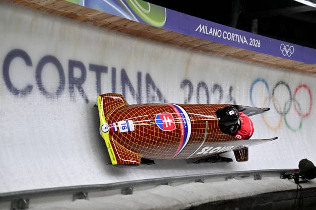 Cortina d Ampezzo, Italy, February 21th 2026. Viktoria Cernanska and Lucia Mokrasova of Slovakia in action during the Bobsleight 2-woman Heat 3 and 4 race of the Olympic Winter games, Winterspiele,Spiele, Summer games 2026 in Cortina d Ampezzo, Italy. (Photo by Igor Kupljenik Sports Press Photo)  Copyright: xIgorxKupljenikx xSPPx Sportspressphoto_SPR95646