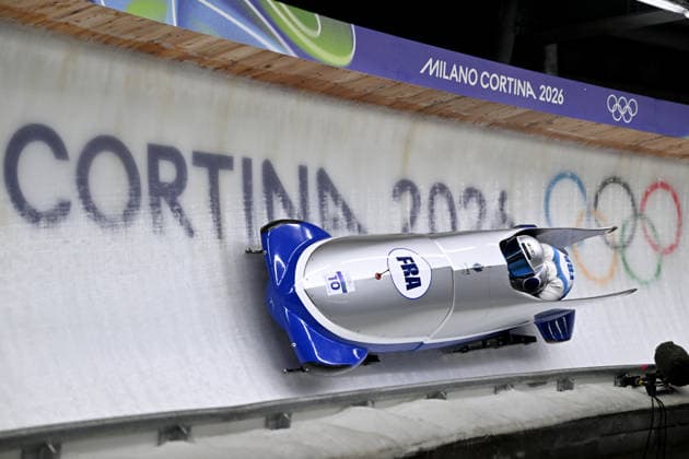 Cortina d Ampezzo, Italy, February 21th 2026. Margot Boch and Carla Senechal of France in action during the Bobsleight 2-woman Heat 3 and 4 race of the Olympic Winter games, Winterspiele,Spiele, Summer games 2026 in Cortina d Ampezzo, Italy. (Photo by Igor Kupljenik Sports Press Photo)  Copyright: xIgorxKupljenikx xSPPx Sportspressphoto_SPR95648