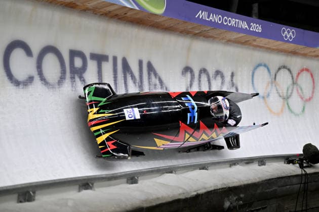 Cortina d Ampezzo, Italy, February 21th 2026. Sin-Rong Lin and Song-En Lin of Chinese Taipei in action during the Bobsleight 2-woman Heat 3 and 4 race of the Olympic Winter games, Winterspiele,Spiele, Summer games 2026 in Cortina d Ampezzo, Italy. (Photo by Igor Kupljenik Sports Press Photo)  Copyright: xIgorxKupljenikx xSPPx Sportspressphoto_SPR95655