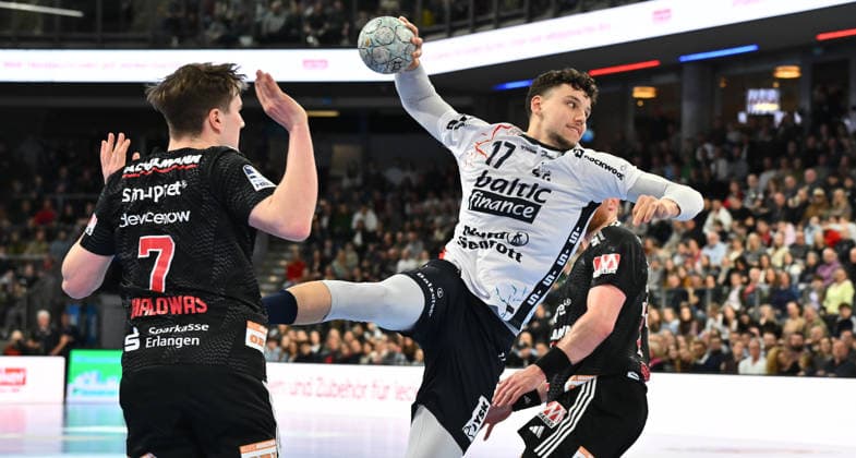 21 02 20265 Handball 1 Bundesliga DAIKIN HBL Season 2025 2026 22 Matchday HC Erlangen Metropolregion Nürnberg HCE SG Flensburg Handewitt xwoxzix Yannik Bialowas 7, HC Erlangen HCE Marko Grgic 17, SG Flensburg Handewitt