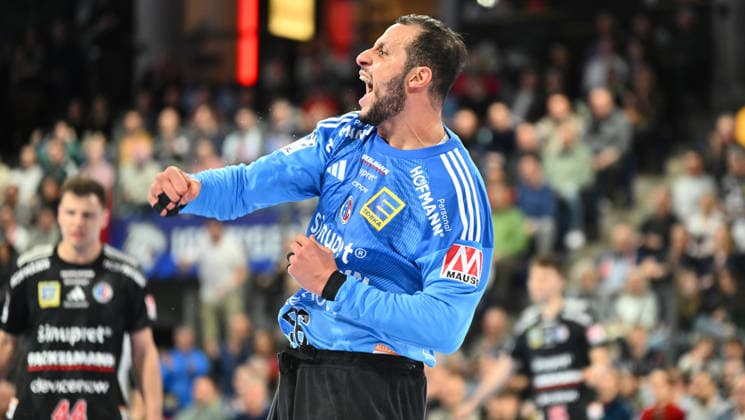 21 02 20265 Handball 1 Bundesliga DAIKIN HBL Season 2025 2026 22 Matchday HC Erlangen Metropolregion Nuremberg HCE SG Flensburg Handewitt xwoxzix Khalifa Ghedbane 96, HC Erlangen HCE clenches fist fists cheers joy