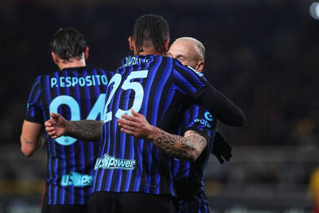Manuel Akanji of FC Internazionale Milano celebrates with Federico Dimarco of FC Internazionale Milano the goal of 0-2 scored during the serie A match between US Lecce and FC Internazionale Milano at Ettore Giardiniero - Via del Mare stadium in Lecce (Italy), February 21, 2026. massimilianoxcarnabuci