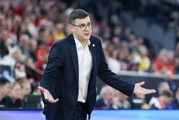 Lazar Spasic EWE Baskets Oldenburg, Head Coach gestures, GER, Alba Berlin vs EWE Baskets Oldenburg, Basketball, BBL Cup, BMW TOP FOUR, Semi-final, 2025 2026 season, 21 02 2026, GER, Alba Berlin vs EWE Baskets Oldenburg, Basketball, BBL Cup, BMW TOP FOUR, Semi-final, 2025 2026 season, 21 02 2026 Muenchen Copyright: xEibner-Pressefoto JennixMaulx EP_JML