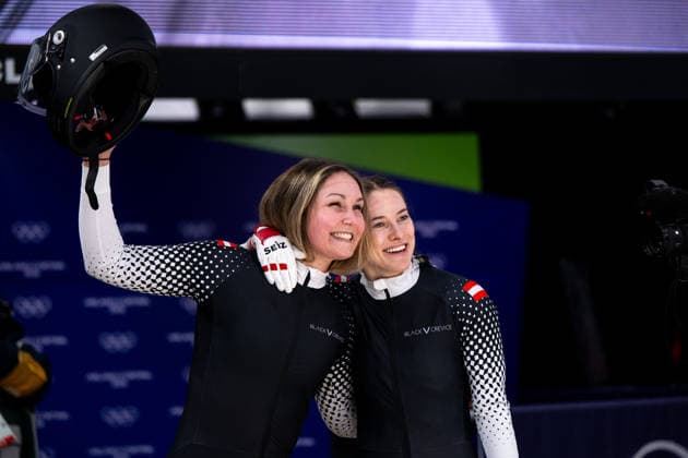 HASLWANTER Lea, FESTIN Victoria (Oesterreich) freuen sich im Ziel, ITA, Olympische Spiele Milano Cortina 2026, Olympia, Zweierbob Frauen, Finale, 21.02.2026 ITA, Olympische Spiele Milano Cortina 2026, Olympia, Zweierbob Frauen, Finale, 21.02.2026 Cortina d Ampezzo *** HASLWANTER Lea, FESTIN Victoria Austria are happy at the finish, ITA, Olympic Games Milano Cortina 2026, Olympia, two-man bobsleigh women, final, 21 02 2026 ITA, Olympic Games Milano Cortina 2026, Olympia, two-man bobsleigh women, final, 21 02 2026 Cortina d Ampezzo Copyright: xEibner-Pressefoto Memmlerx EP_MMR