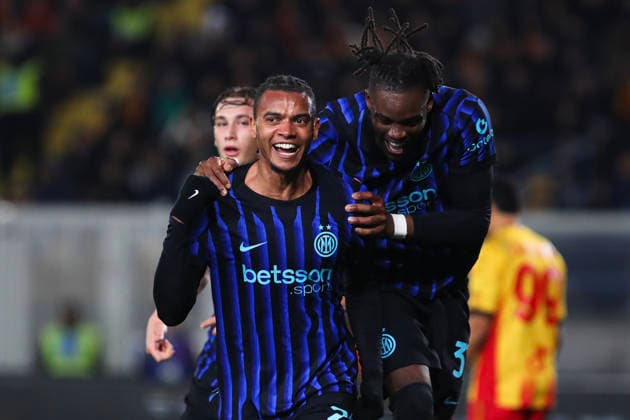 Manuel Akanji of FC Internazionale Milano celebrates with his team mates the goal of 0-2 scored during the serie A match between US Lecce and FC Internazionale Milano at Ettore Giardiniero - Via del Mare stadium in Lecce (Italy), February 21, 2026. massimilianoxcarnabuci