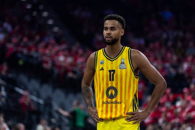 GER, BMW Top Four, Basketball BBL Pokal, semi-final, ALBA Berlin EWE Baskets Oldenburg 21 02 2026, SAP Garden, Munich, GER, BMW Top Four, Basketball BBL Pokal, semi-final, ALBA Berlin EWE Baskets Oldenburg Norris Agbakoko ALBA Berlin 17 Photo Alexander Trienitz Munich SAP Garden Bayern Germany