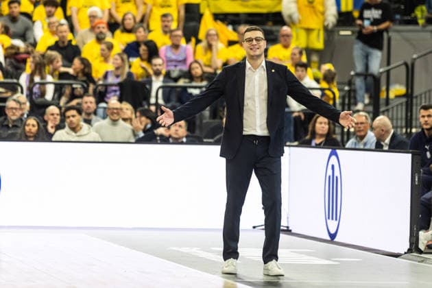 GER, BMW Top Four, Basketball BBL Pokal, semi-final, ALBA Berlin EWE Baskets Oldenburg 21 02 2026, SAP Garden, Munich, GER, BMW Top Four, Basketball BBL Pokal, semi-final, ALBA Berlin EWE Baskets Oldenburg Lazar Spasic Lazar Spasic Coach EWE Baskets Oldenburg Photo Alexander Trienitz Munich SAP Garden Bayern Germany