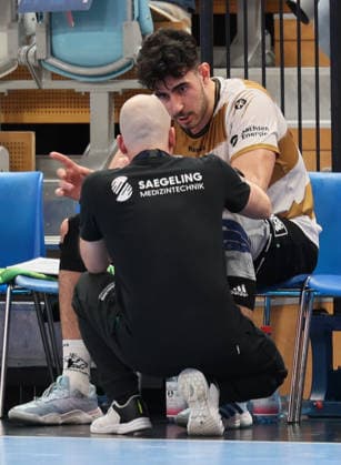 GER HBL2 Season 2025 2026 VfL Potsdam vs HC Elbflorenz Dresden, 21 02 26, MBS Arena, Potsdam Andre HABER HC Elbflorenz coach in dialog with Doruk PEHLIVAN HC Elbflorenz 11