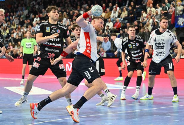 21 02 20265 Handball 1 Bundesliga DAIKIN HBL Season 2025 2026 22 Matchday HC Erlangen Metropolregion Nürnberg HCE SG Flensburg Handewitt xwoxzix Tobias Buck 39, HC Erlangen HCE Blaz Blagotinsek 43, SG Flensburg Handewitt