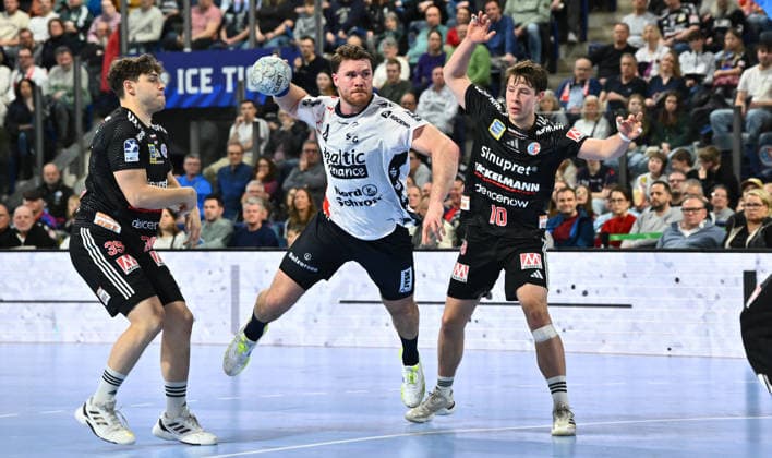 21 02 20265 Handball 1 Bundesliga DAIKIN HBL Season 2025 2026 22 Matchday HC Erlangen Metropolregion Nürnberg HCE SG Flensburg Handewitt xwoxzix Johannes Golla 4, SG Flensburg Handewitt v Tobias Buck 39, HC Erlangen HCE Florian Scheerer 10, HC Erlangen HCE