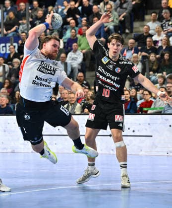 21 02 20265 Handball 1 Bundesliga DAIKIN HBL Season 2025 2026 22 Matchday HC Erlangen Metropolregion Nürnberg HCE SG Flensburg Handewitt xwoxzix Johannes Golla 4, SG Flensburg Handewitt Florian Scheerer 10, HC Erlangen HCE
