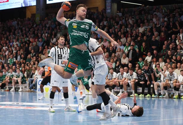 21 02 2026, Germany, Göppingen, Handball DAIKIN HBL, FRISCH AUF Göppingen vs THW Kiel, Ludvig Jurmala Aström FAG