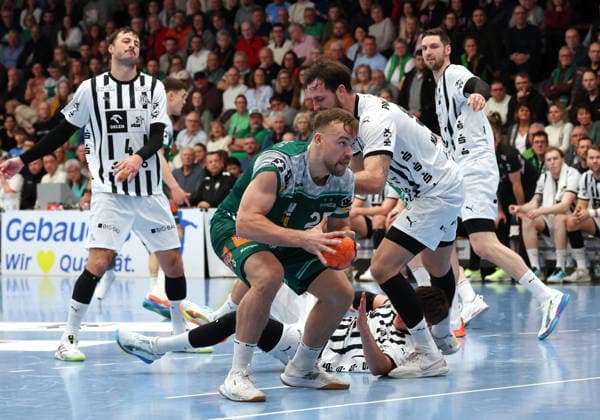 21 02 2026, Germany, Göppingen, Handball DAIKIN HBL, FRISCH AUF Göppingen vs THW Kiel, Ludvig Jurmala Aström FAG