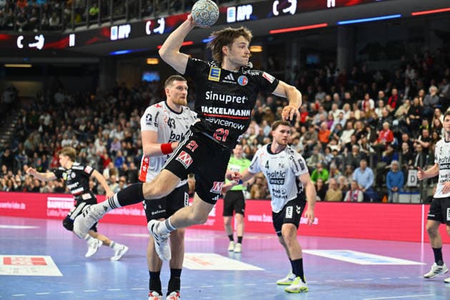 21 02 20265 Handball 1 Bundesliga DAIKIN HBL Season 2025 2026 22 Matchday HC Erlangen Metropolregion Nürnberg HCE SG Flensburg Handewitt xwoxzix Christopher Bissel 21, HC Erlangen HCE