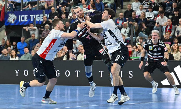 21 02 20265 Handball 1 Bundesliga DAIKIN HBL Season 2025 2026 22 Matchday HC Erlangen Metropolregion Nürnberg HCE SG Flensburg Handewitt xwoxzix Antonio Metzner 27, HC Erlangen HCE vs Adin Faljic 19,SG Flensburg Handewitt Niclas Kirkelokke 5, SG Flensburg Handewitt