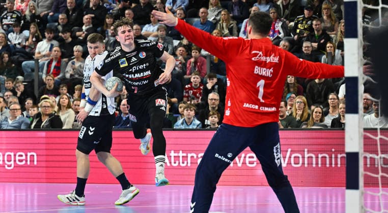 21 02 20265 Handball 1 Bundesliga DAIKIN HBL Season 2025 2026 22 Matchday HC Erlangen Metropolregion Nürnberg HCE SG Flensburg Handewitt xwoxzix Yannik Bialowas 7, HC Erlangen HCE Benjamin Buric 1, SG Flensburg Handewitt