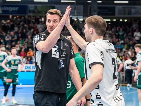 Filip Jicha, Head Coach THW Kiel claps 02thw after the victory, Frisch Auf Goeppingen vs THW Kiel, Handball, 1 Bundesliga, Men, Season 2025 2026, 21 02 2026, Frisch Auf Goeppingen vs THW Kiel, Handball, 1 Bundesliga, Men, Season 2025 2026, 21 02 2026 Goeppingen Copyright: xEibner-Pressefoto MichaelxSchmidx EP_MST