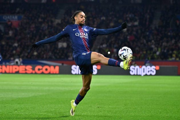 FOOTBALL : PSG vs Metz - Ligue 1 - 21 02 2026 Bradley Barcola ( 29 - PSG ) during the Ligue 1 match between Paris Saint Germain and FC Metz at Parc Des Princes on February 21 , 2026 in Paris, France. ( Photo by Federico Pestellini PsnewZ ) ParisFrance  Copyright: xFedericoxPestellinix