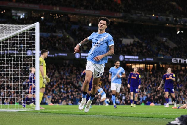 Fußball Premier League Manchester City gegen Newcastle United 21. Februar 2026 Premier League Manchester City gegen Newcastle United Nico O Reilly von Manchester City jubelt nach seinem zweiten Tor Foto Simon Stacpoole Abseits Manchester UK  Copyright: xSimonxStacpoolexOffside