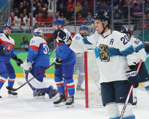 February 21, 2026, Milan, Lombardy, Italy: Sebastian Aho (20) of Team Finland scores a goal against Team Slovakia in the men s Ice hockey, Eishockey bronze medal game during the Milano Cortina 2026 Olympic Winter games, Winterspiele,Spiele, Summer games at Milano Santagiulia Ice Hockey Arena. Olympics 2026: Milano Cortina: Ice Hockey-Men Finals - Bronze Medal Game-SVK V FIN  - ZUMAm117 20260221_oly_m117_010 Copyright: xDavidxMcIntyrex