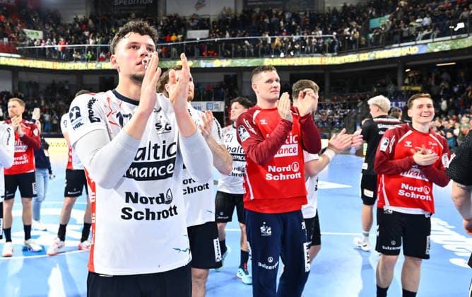 21 02 20265 Handball 1 Bundesliga DAIKIN HBL Season 2025 2026 22 Matchday HC Erlangen Metropolregion Nuremberg HCE SG Flensburg Handewitt xwoxzix Marko Grgic 17, SG Flensburg Handewitt and team Team after the end of the match