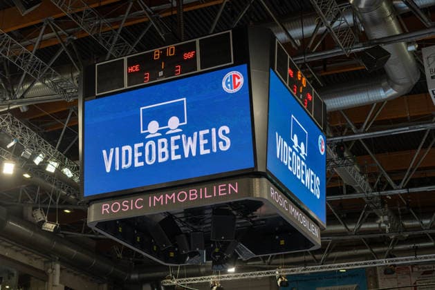 Video evidence when the score is tied 3 3 in the 9th minute of the match HC Erlangen vs SG Flensburg Handewitt, Handball, 1 Handball Bundesliga, Season 2025 2026, Matchday 22, 21 02 2026 HC Erlangen vs SG Flensburg Handewitt, Handball, 1 Handball Bundesliga, Season 2025 2026, Matchday 22, 21 02 2026 Nuremberg Copyright: xEibner-Pressefoto ArdanxFuessmanx EP_AFN