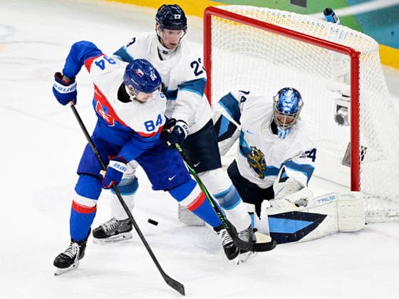LKS 20260221 Pavol Regenda of Slovakia and Esa Lindell and goalkeeper Juuse Saros of Finland in action during the men s Ice hockey, Eishockey bronze medal match between Slovakia and Finland during the Milano Cortina Winter Olympics at the Milano Santa Giulia Ice Hockey Arena in Milan on February 21, 2026. - EMMI KORHONEN Milano Italy _YhHE8GKmaY  Copyright: xEmmixKorhonenx _YhHE8GKmaY
