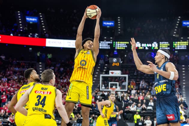 GER, BMW Top Four, Basketball BBL Pokal, semi-final, ALBA Berlin EWE Baskets Oldenburg 21 02 2026, SAP Garden, Munich, GER, BMW Top Four, Basketball BBL Pokal, semi-final, ALBA Berlin EWE Baskets Oldenburg Jack Kayil ALBA Berlin 7 Photo Alexander Trienitz Munich SAP Garden Bayern Germany