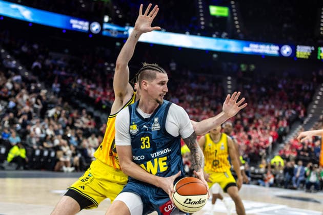 GER, BMW Top Four, Basketball BBL Pokal, semi-final, ALBA Berlin EWE Baskets Oldenburg 21 02 2026, SAP Garden, Munich, GER, BMW Top Four, Basketball BBL Pokal, semi-final, ALBA Berlin EWE Baskets Oldenburg Tomislav Zubcic Tomislav Zubcic EWE Baskets Oldenburg 33 Photo Alexander Trienitz Munich SAP Garden Bayern Germany