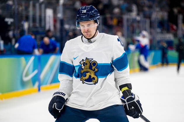 260221 Henri Jokiharju of Finland looks dejected after 1-2 in the men s Ice hockey, Eishockey bronze medal game between Slovakia and Finland during day 15 of the 2026 Winter Olympics on February 21, 2026 in Milan. Photo: Emma Wallskog BILDBYRAN kod EW JM0801 bbeng ishockey ice hockey Olympic Games, Olympische Spiele, Olympia, OS olympics winter olympics os ol olympiska spel vinter-os olympiske leker milano cortina 2026 milan cortina 2026 milano cortina 2026 olympic games milano cortina 2026 winter olympic games milano cortina-os milano cortina-ol vinter-ol bronsmatch bronze medal game finland slovakien slovakia depp *** 260221 Henri Jokiharju of Finland looks dejected after 1 2 in the men s ice hockey bronze medal game between Slovakia and Finland during day 15 of the 2026 Winter Olympics on February 21, 2026 in Milan Photo Emma Wallskog BILDBYRAN kod EW JM0801 bbeng ishockey ice hockey olympic games olympics winter olympics os ol olympiska spel vinter os olympiske leker milano cortina 2026 milan cortina 2026 milano cortina 2026 olympic games milano cortina 2026 winter olympic games milano cortina os milano cortina ol vinter ol bronsmatch bronze medal game finland slovakien slovakia depp  Copyright: EMMAxWALLSKOG BB260221EW085