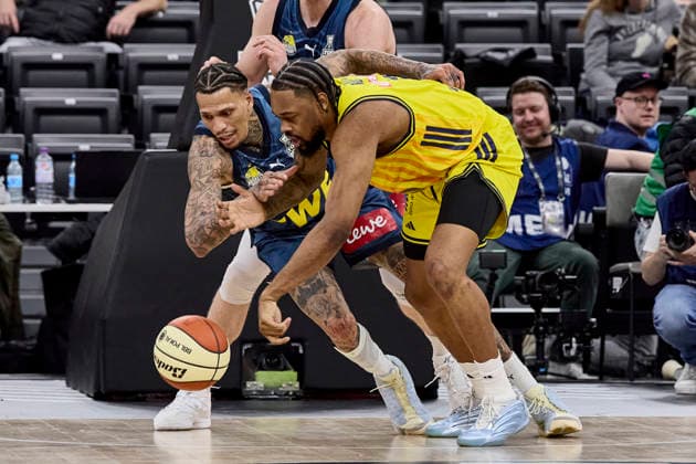 German Basketball BBL Cup, ALBA Berlin vs EWE Baskets Oldenburg, Berlin ALBA, Oldenburg EWE Baskets, 2026 02 21 in Munich SAP Garden ROBERTS J wan ALBA Berlin Center C Nr13 BER13 , KYSER Michale EWE BASKETS Oldenburg Center C Nr12 OLD12 sportworld Munich SAP Garden Bayern Germany