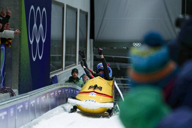 Olympische Winterspiele Milano Cortina 2026 Bob Zweierbob Frauen am 21.02.2026 im Cortina Sliding Centre in Cortina d™Ampezzo Laura Nolte Deborah Levi ( Deutschland ) gewinnen die Gold Medaille *** Olympic Winter Games Milano Cortina 2026 Bobsleigh two-man women on 21 02 2026 at the Cortina Sliding Center in Cortina d™Ampezzo Laura Nolte Deborah Levi Germany win the gold medal xMSx
