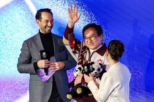 ITALY, MILAN - FEBRUARY 21, 2026: Actor Jackie Chan (C) attends the Figure skating, Eiskunstlauf exhibition gala at the 2026 Winter Olympic Games, Olympische Spiele, Olympia, OS at Milano Ice Skating Arena 2026 Winter Olympics: Figure Skating  - ZUMAt113 20260221_zaa_t113_836 Copyright: xPeterxKovalevx