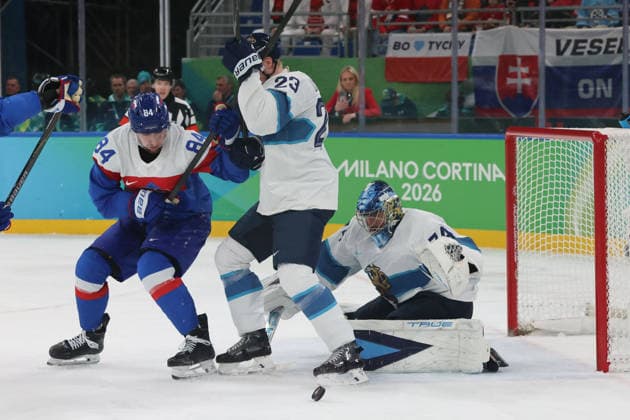 February 21, 2026, Milan, Lombardy, Italy: Juuse Saros (74) of Team Finland blocks shot by Team Slovakia in the men s Ice hockey, Eishockey bronze medal game during the Milano Cortina 2026 Olympic Winter games, Winterspiele,Spiele, Summer games at Milano Santagiulia Ice Hockey Arena. Milan Italy - ZUMAm117 20260221_oly_m117_018 Copyright: xDavidxMcIntyrex