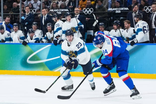 2026 Milano-Cortina Winter Olympics MILAN, ITALY - FEBRUARY 21: Slovakia’s Pavol Regenda (84) competes with Finland’s Esa Lindell (23) during the Ice hockey, Eishockey bronze medal match between Slovakia and Finland at the Milan Santagiulia Ice Hockey Arena at the 2026 Milano-Cortina Winter Olympics in Milan, Italy on February 21, 2026. Cemal Yurttas Anadolu Milan Italy. Editorial use only. Please get in touch for any other usage.  Copyright: x2026xAnadoluxCemalxYurttasx