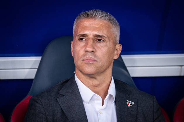 RED BULL BRAGANTINO vs SAO PAULO - PAULISTAO 2026 BRAGANCA PAULISTA, BRAZIL - FEB 21 Hernan Crespo coach of Sao Paulo during the Match between Red Bull Bragantino and Sao Paulo, valid for the quarterfinals of the 2026 Campeonato Paulista, held at Estadio Cicero de Souza Marques, this Saturday (21). BRAGANCA PAULISTA SAO PAULO BRAZIL Copyright: xREBECAxSCHUMACKERx