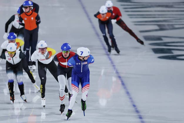 (260221) -- MILAN, Feb. 21, 2026 -- Jordan Stolz (front) of the United States competes during the Speed skating, Eisschnelllauf men s mass start final at the Milan-Cortina 2026 Olympic Winter games, Winterspiele,Spiele, Summer games in Milan, Italy, Feb. 21, 2026. ) (MICO2026)ITALY-MILAN-OLYMPIC WINTER GAMES-SPEED SKATING-MEN S MASS START DuxXiaoyi 