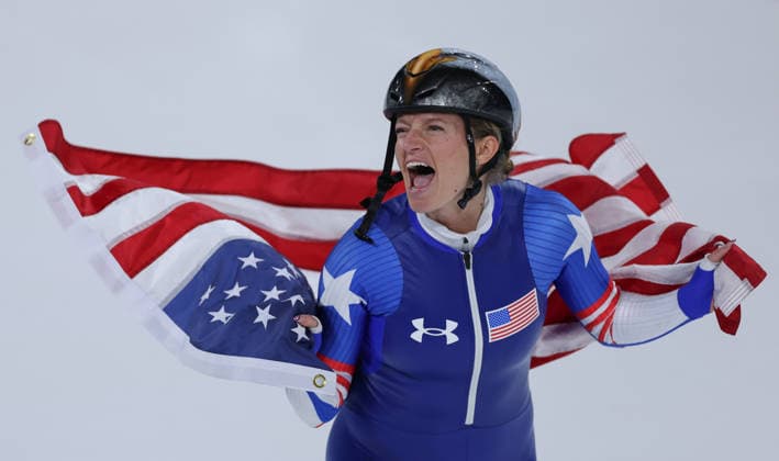 (260221) -- MILAN, Feb. 21, 2026 -- Mia Manganello of the United States celebrates after the Speed skating, Eisschnelllauf women s mass start final at the Milan-Cortina 2026 Olympic Winter games, Winterspiele,Spiele, Summer games in Milan, Italy, Feb. 21, 2026. ) (MICO2026)ITALY-MILAN-OLYMPIC WINTER GAMES-SPEED SKATING-WOMEN S MASS START DuxXiaoyi 