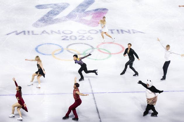 ITALY, MILAN - FEBRUARY 21, 2026: Athletes perform during the Figure skating, Eiskunstlauf exhibition gala at the 2026 Winter Olympic Games, Olympische Spiele, Olympia, OS at Milano Ice Skating Arena 2026 Winter Olympics: Figure Skating  - ZUMAt113 20260221_zaa_t113_849 Copyright: xPeterxKovalevx