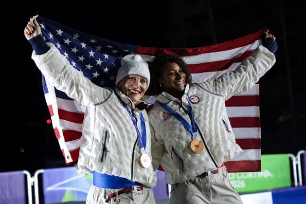 GIOCHI OLIMPICI - Olimpiadi Invernali Milano-Cortina 2026 - Bobsleigh 2-woman Kaillie Armbruster Humphries Jasmine Jones (USA) 3rd place, Bronze Medal on the podium during the Olympic Winter games, Winterspiele,Spiele, Summer games Milano-Cortina 2026, Bobsleigh 2-woman Heat 4 Final on February 21, 2026 at Cortina Sliding Center in Cortina d Ampezzo, Italy Cortina D Ampezzo Italy  Copyright: xIPAxSport ABACAx