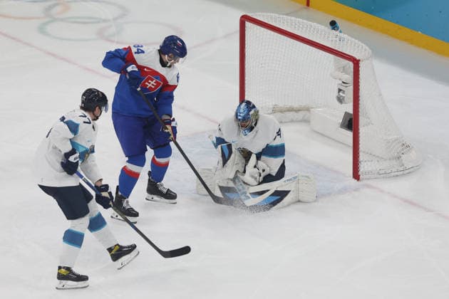 Ice hockey, Eishockey - Milano Cortina 2026 Winter Olympics: Day 15 In Milan, Italy, on February 21, 2026, Regenda Pavol and Saros Juuse participate in the Ice Hockey Men s Bronze Medal Game between Slovakia and Finland on day fifteen of the Milano Cortina 2026 Winter Olympic Games, Olympische Spiele, Olympia, OS at Milano Santagiulia Ice Hockey Arena. Milano Italy  Copyright: xMattiaxMarteganix originalFilename:martegani-serieami260221_npO6N.jpg