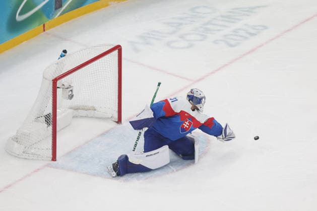 Ice hockey, Eishockey - Milano Cortina 2026 Winter Olympics: Day 15 In Milan, Italy, on February 21, 2026, Hlavaj Samuel participates in the Ice Hockey Men s Bronze Medal Game between Slovakia and Finland on day fifteen of the Milano Cortina 2026 Winter Olympic Games, Olympische Spiele, Olympia, OS at Milano Santagiulia Ice Hockey Arena. Milano Italy  Copyright: xMattiaxMarteganix originalFilename:martegani-serieami260221_npoC5.jpg