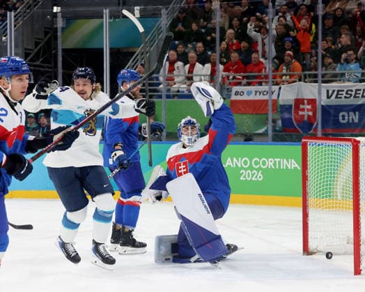 February 21, 2026, Milan, Lombardy, Italy: Roope Hintz (24) of Team Finland scores a goal in the third period against Team Slovakia in the men s Ice hockey, Eishockey bronze medal game during the Milano Cortina 2026 Olympic Winter games, Winterspiele,Spiele, Summer games at Milano Santagiulia Ice Hockey Arena. Olympics 2026: Milano Cortina: Ice Hockey-Men Finals - Bronze Medal Game-SVK V FIN  - ZUMAm117 20260221_oly_m117_023 Copyright: xDavidxMcIntyrex
