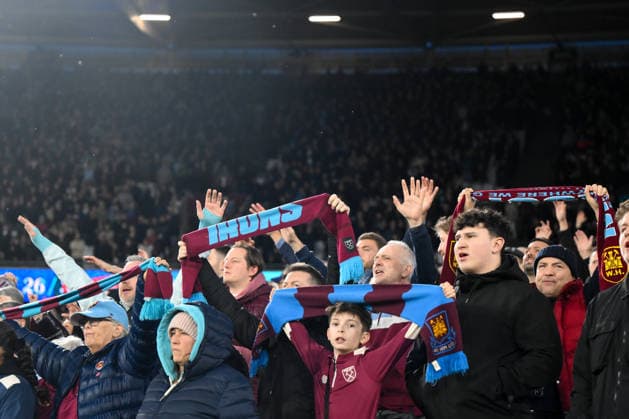 West Ham United v Bournemouth - Premier League West Ham United fans are in full voice during the Premier League match between West Ham United and AFC Bournemouth at the London Stadium in Stratford, on February 21, 2026. Stratford Greater London United Kingdom  Copyright: xMIxNewsx originalFilename:fletcher-westhamu260221_npSbH.jpg