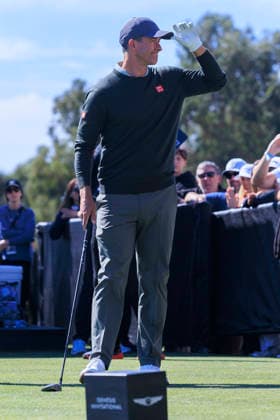 February 21, 2026, Pacific Palisades, California, USA: Adam Scott greets the crowd before teeing off during Round 3 of the 2026 Genesis Invitational Golf Tournament on Saturday February 21, 2026 at the Riviera Country Club in Pacific Palisades, California. ARIANA RUIZ PI The 2026 Genesis Invitational - Round 3  - ZUMAp124 20260221_zaa_p124_016 Copyright: xArianaxRuizx