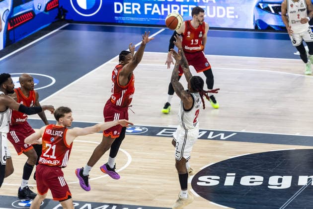 GER, BMW Top Four, Basketball BBL Cup, semi-final, FC Bayern Munich Basketball BMA365 Bamberg Baskets 21 02 2026, SAP Garden, Munich, GER, BMW Top Four, Basketball BBL Cup, semi-final, FC Bayern Munich Basketball BMA365 Bamberg Baskets Cobe Williams BMA365 Bamberg Baskets, 24 Photo Alexander Trienitz Munich SAP Garden Bayern Germany