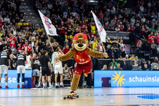 GER, BMW Top Four, Basketball BBL Cup, semi-final, FC Bayern München Basketball BMA365 Bamberg Baskets 21 02 2026, SAP Garden, Munich, GER, BMW Top Four, Basketball BBL Cup, semi-final, FC Bayern München Basketball BMA365 Bamberg Baskets Ben, mascot of the FC Bayern basketball team Photo Alexander Trienitz Munich SAP Garden Bayern Germany
